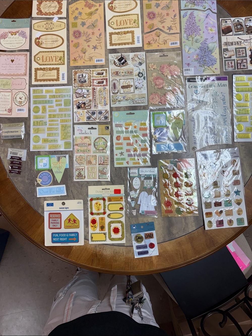 Scrapbooking lot 46
